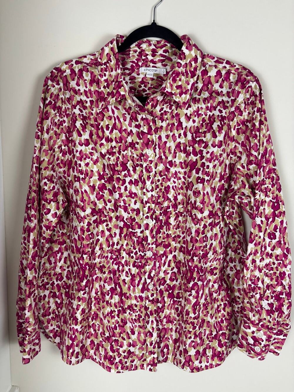 Chico’s Size 3 US 16 Pink Animal Print Button Front Shirt Cotton Stretch